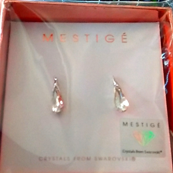 Women Earring with Swarovski® Crystals - Picture 2 of 4